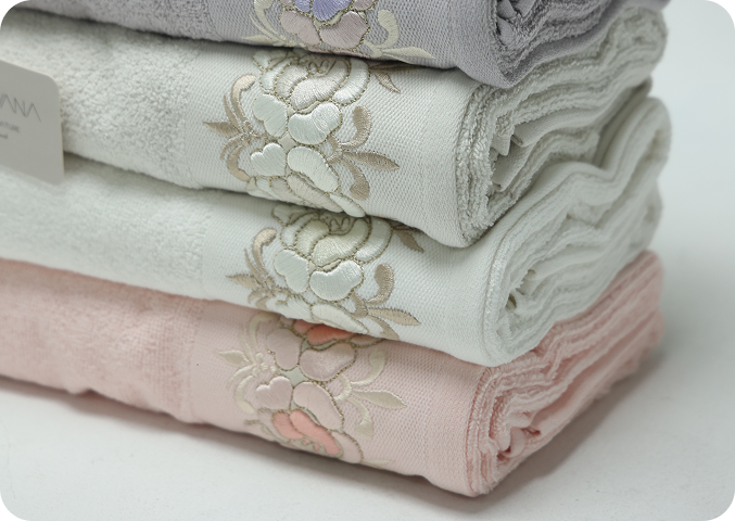 Сложенные полотенца